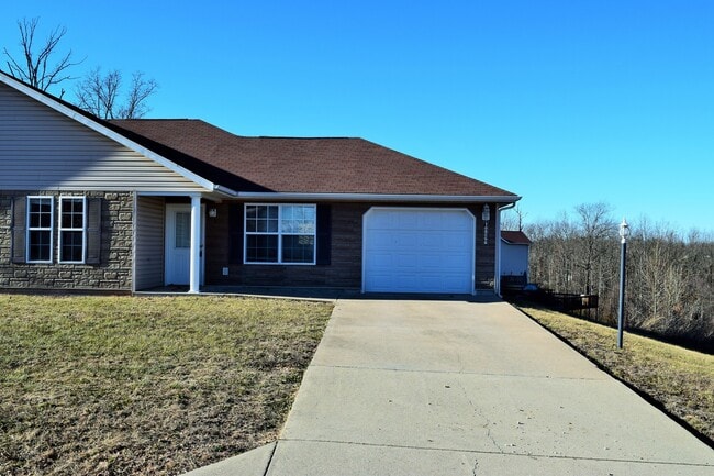 Building Photo - 16865B Hurricane Ln Unit 16865 B Hurricane Ln
