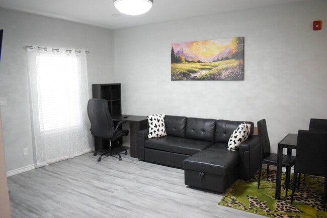 1911 Banita St Unit 102