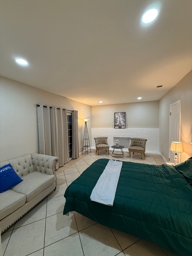 Photo - 3334 Dias Dr