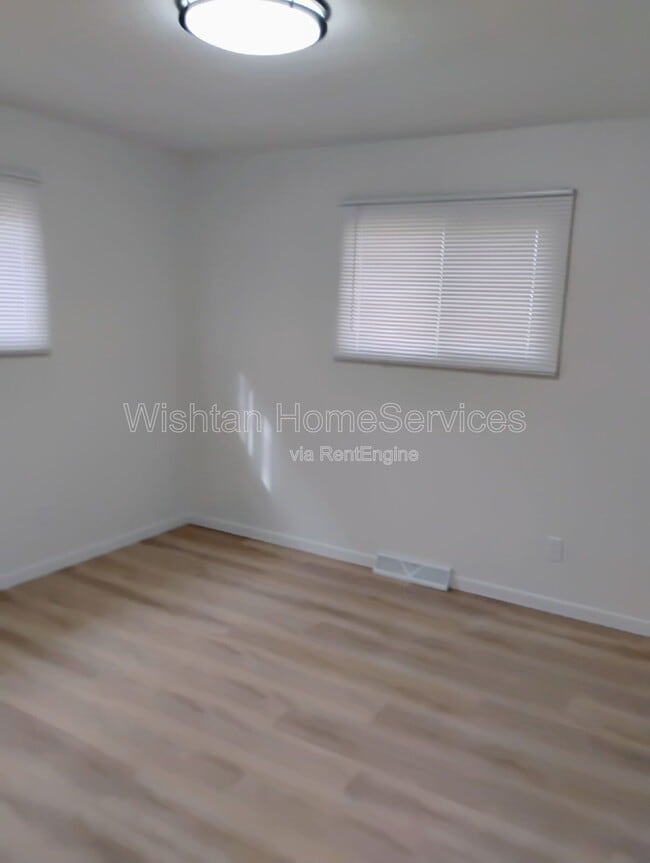 Photo - 22 N 17th Ave