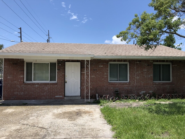 Building Photo - 3002 Arrow St