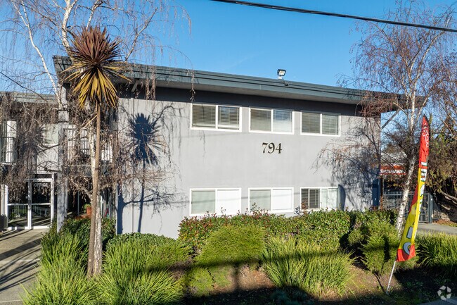 Spring Ridge Apartments