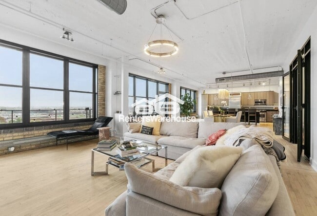 Building Photo - 290 Market St Rental