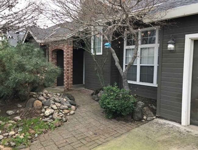 Photo - 2704 Snyder Ave