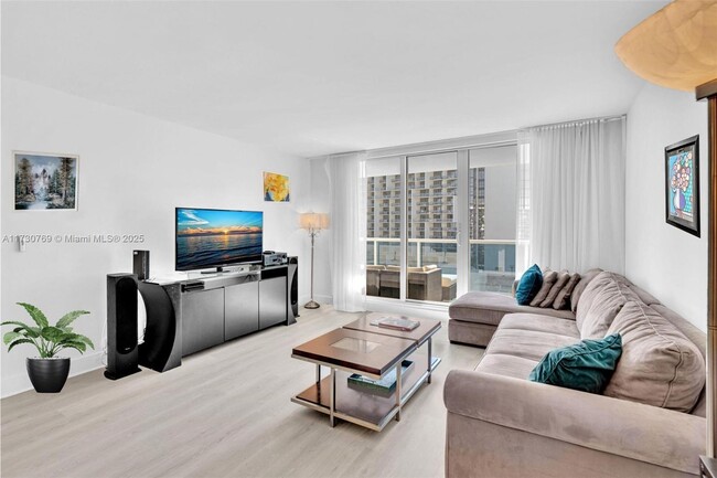 Building Photo - 2301 Collins Ave Unit 1202 Rental