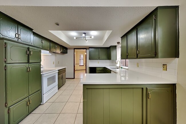 2200 Sandy Creek Trail