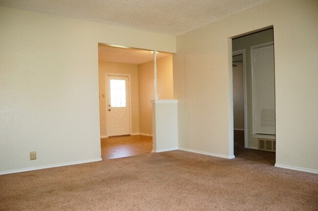 1118 N Nolan River Rd Unit A