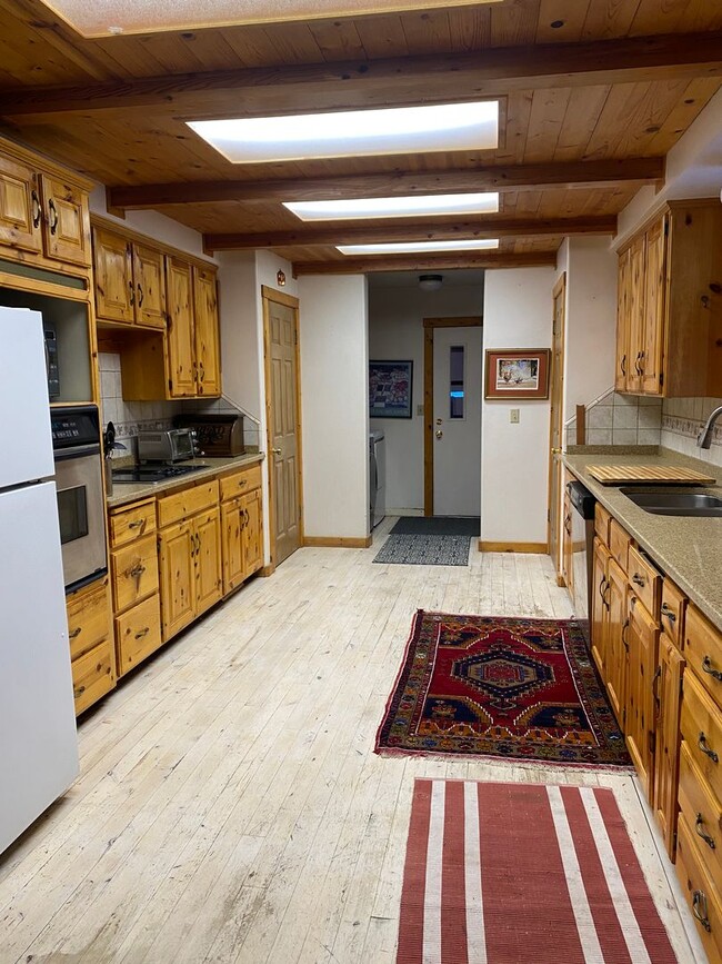 Photo - 578 W 5500 S