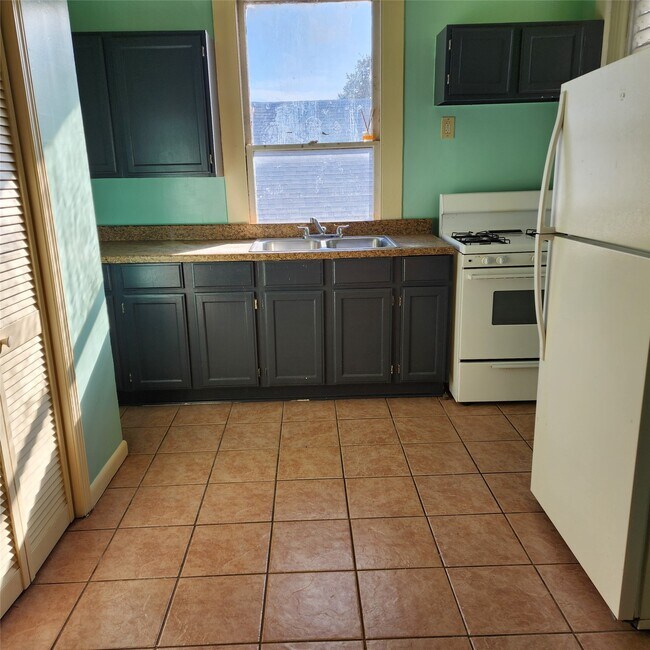 Photo - 4401 Ave Q 1/2