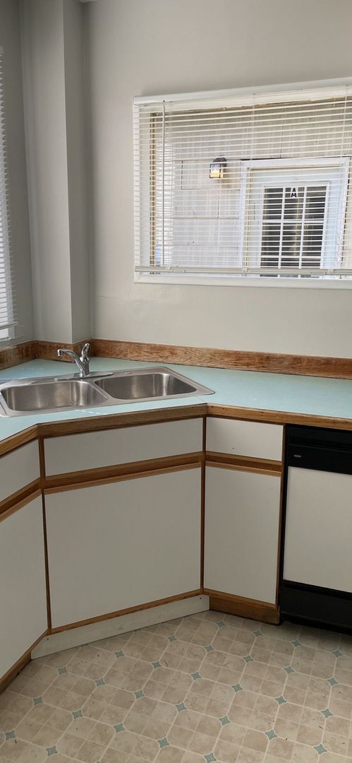 Photo - PRELEASE FOR JULY: 5 bdrm/2 bath near WWU and Downtown!