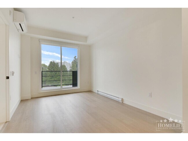 Photo - 10065-10133 133 St Unit 617