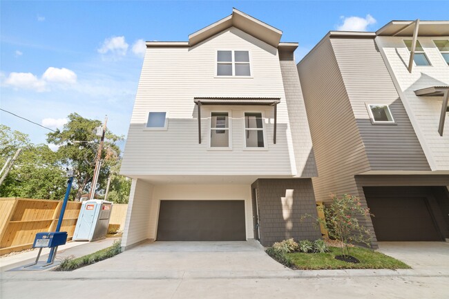 Building Photo - 859 Rachel St