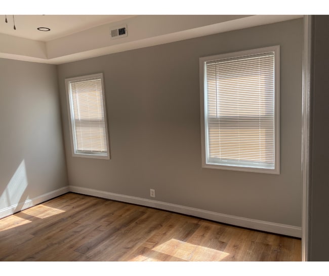 Building Photo - 2501 Linden Ave Unit 2D AVAILABLE $600 2D