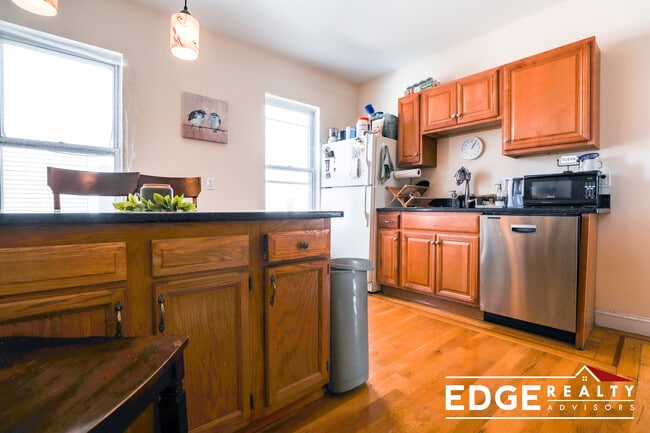 Photo - 47 Easton St Unit 2