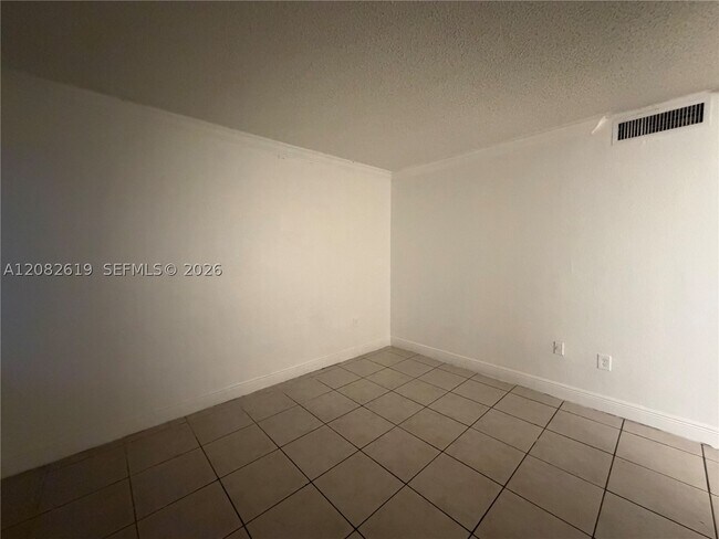 Photo - 16118 NE 21st Ave Unit 7