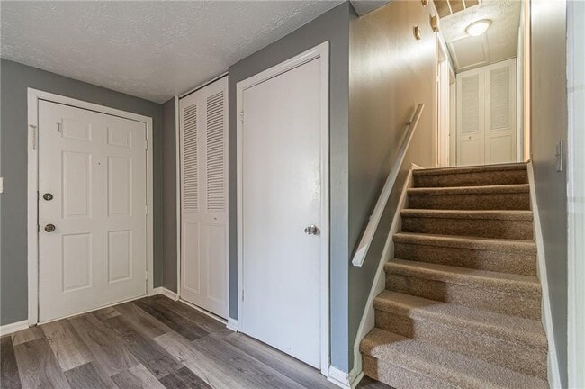 Photo - 806 Houndstooth Trail NW