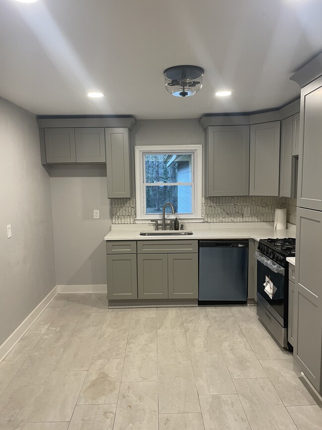 Photo - 2510 Oak Cir