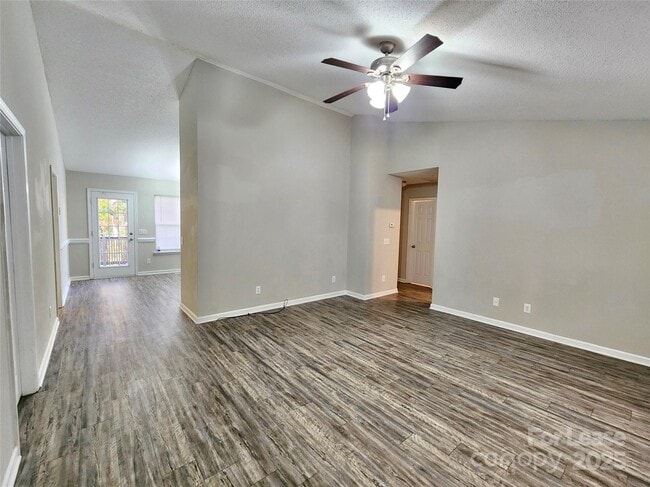 Photo - 209 Hickory Wood Dr