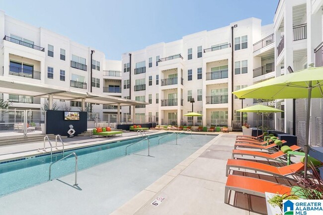 Building Photo - 3500 Clairmont Ave Unit 130