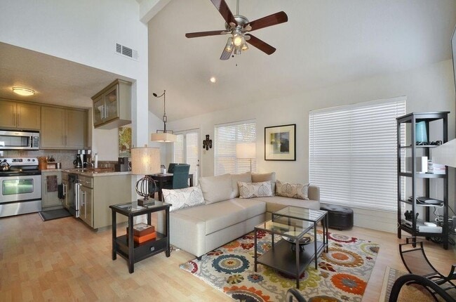 Photo - 1302 Danbury Sq Unit #D