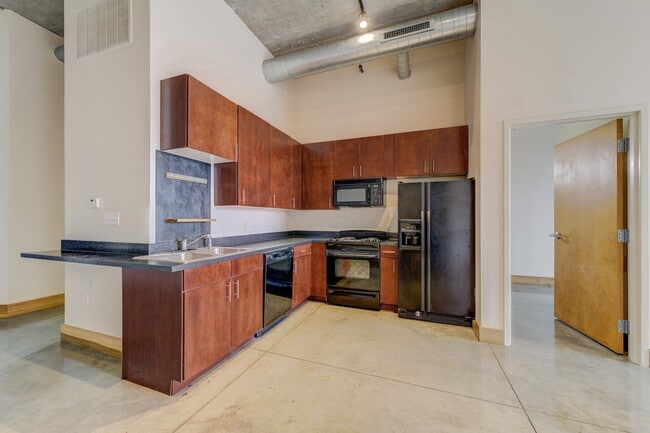 Photo - Fashion Square I