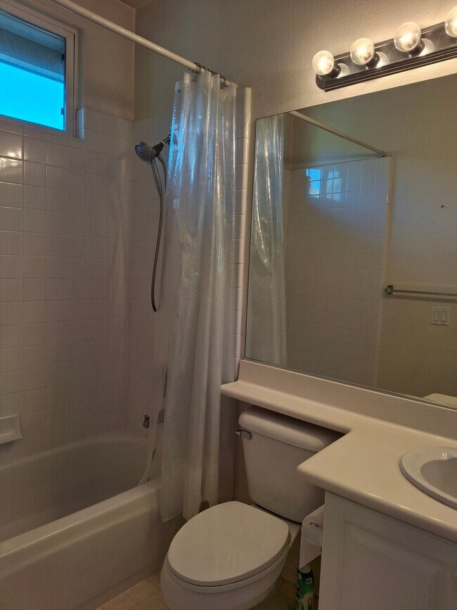 7329 Gabbiano Ln