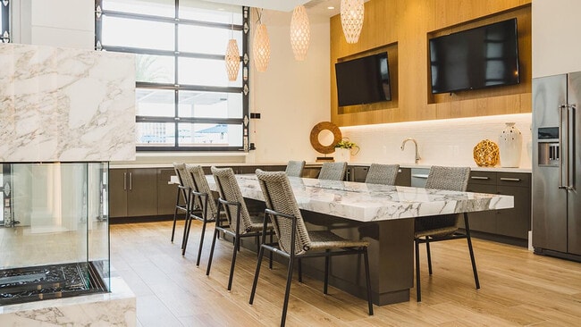 Photo - Mondrian Lake Eola