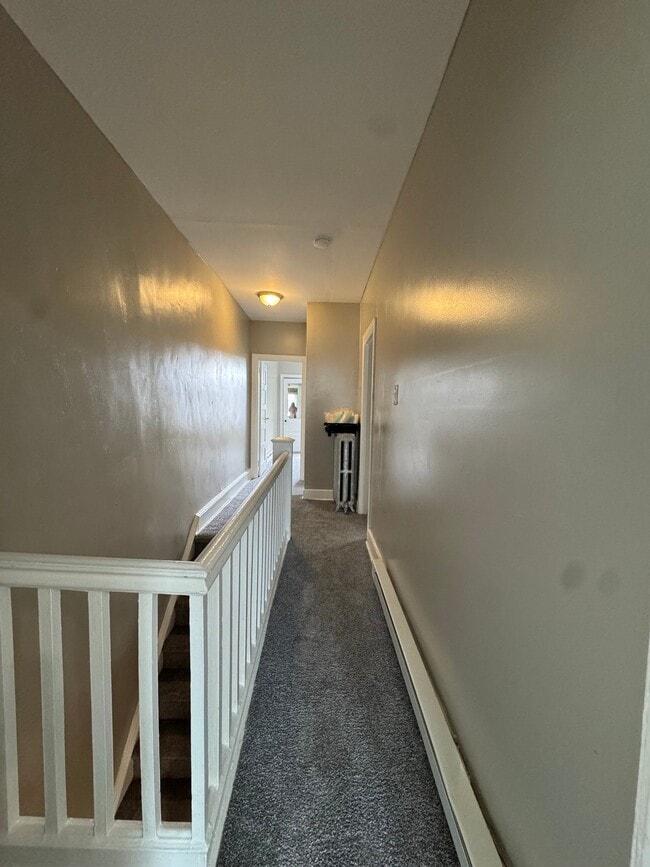8XX S Alden St