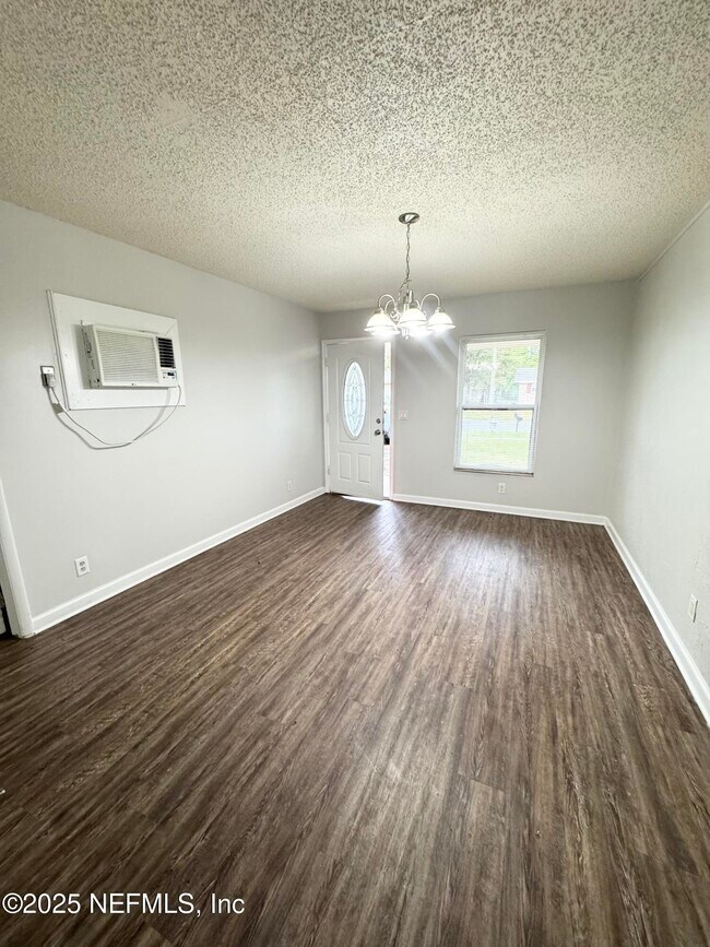 Photo - 7424 Deepwood Dr N House