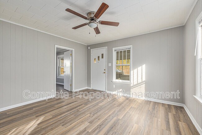 Photo - 1174 Birmingham St