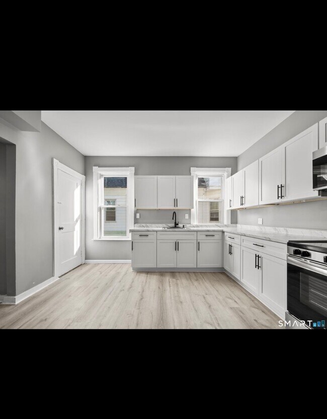 Photo - 362 Sigourney St Unit 2