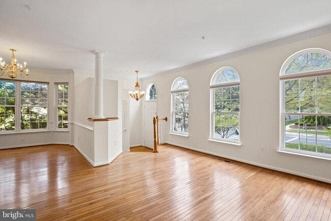 Building Photo - 11201 Woodglen Dr Rental