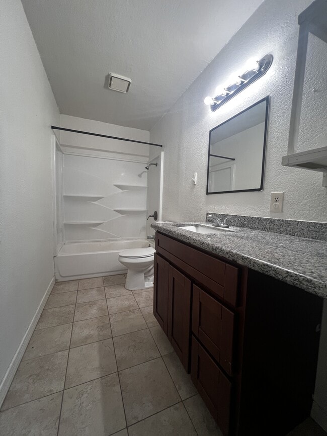 Photo - 14409 Pine St Unit 1