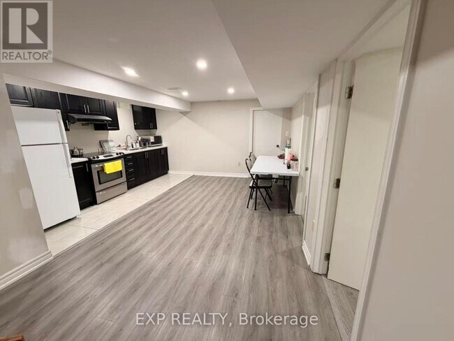 Photo - 19 Michener Crescent