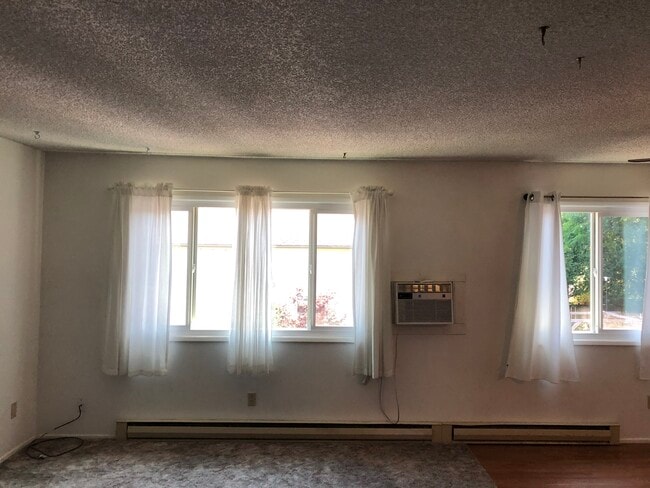 Photo - 1330 SE Lafayette St