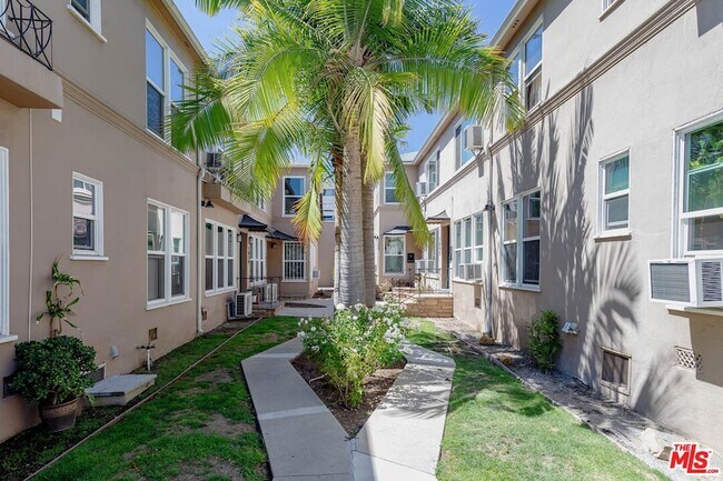 Photo - 1837 N Normandie Ave