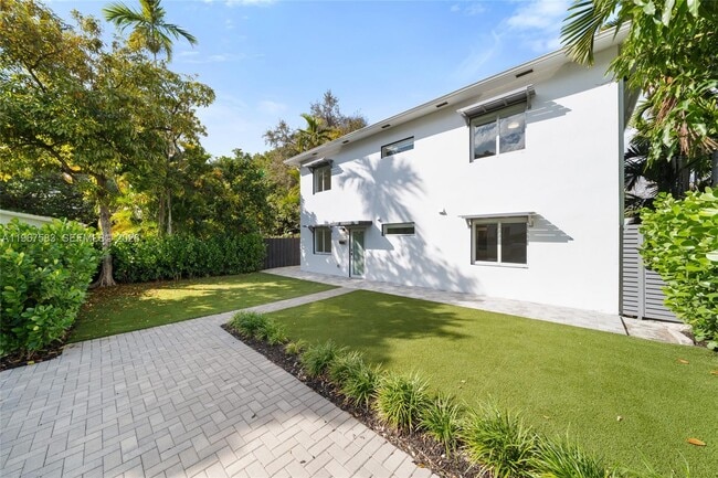 Photo - 1117 SW 13th St Unit R