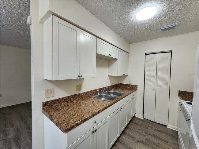 Photo - 4407 SW 71st Terrace Unit C