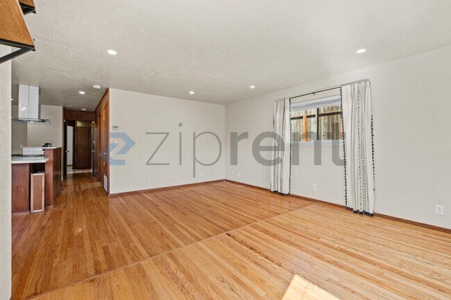Photo - 232 Doyle Dr