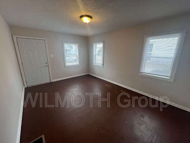 Photo - 3915 Hillside Ave