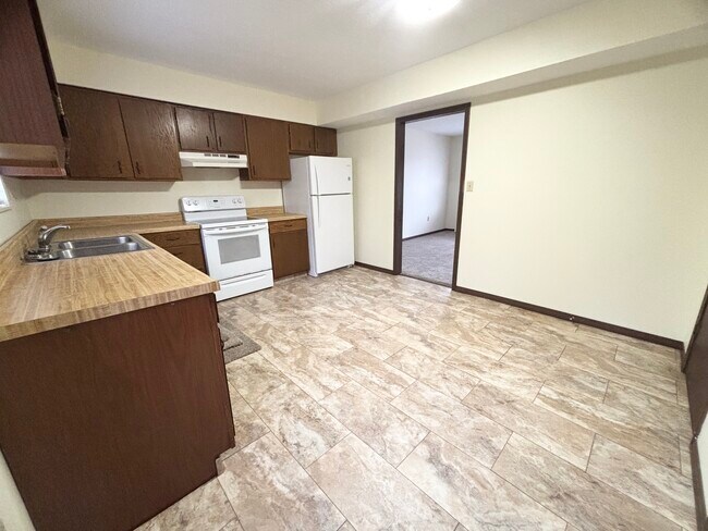 Photo - 528 Broadway Ave