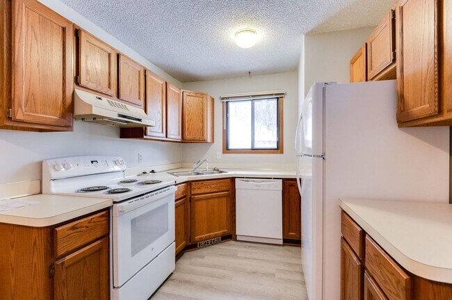 Photo - 2 Bedroom Condo in idyllic setting!