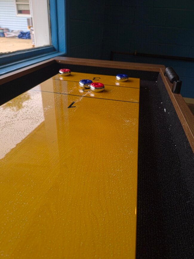 Shuffleboard - Prairieview Rd 307 North