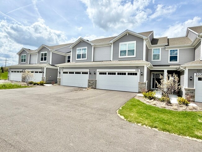 Photo - 331 Red Oak Cir