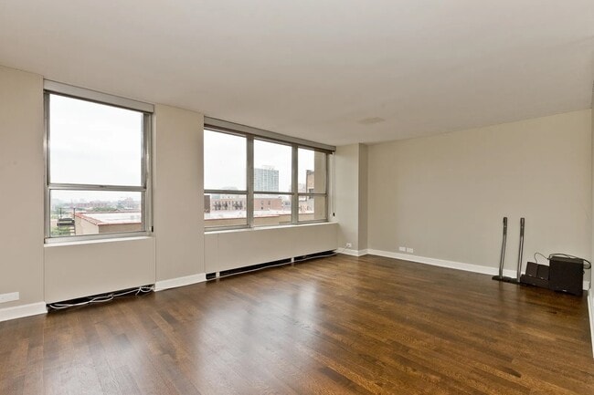 Photo - 655 W Irving Park Rd Unit 811