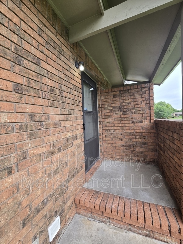 Photo - 9105 W Westlawn St Unit 1