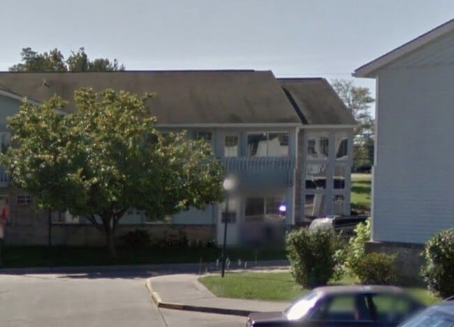 Photo - 201 Country Club Dr