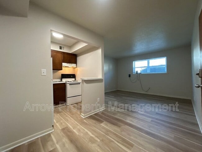 1115 N College Dr