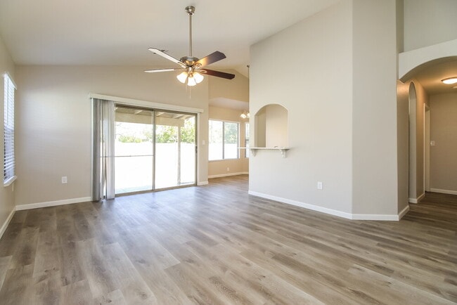 341 N Fresno St