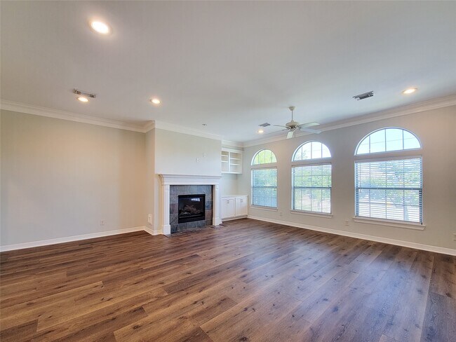 Photo - 2416 La Branch St